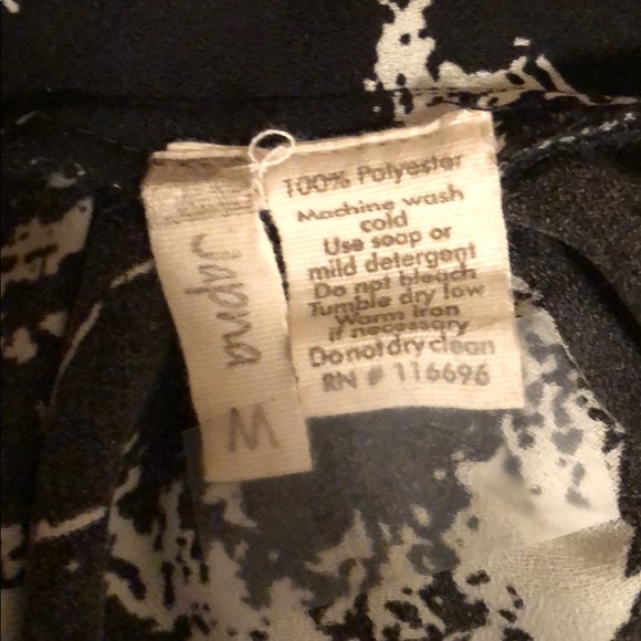 Abstract Design Skirt - Picture 3 of 4